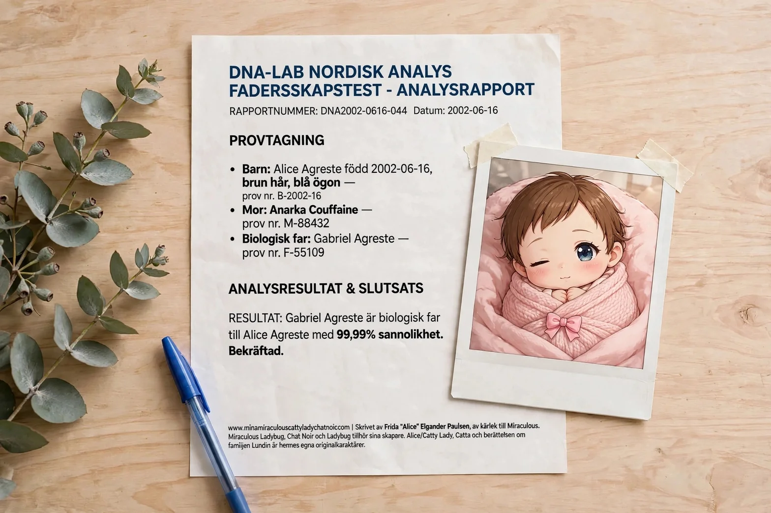 En DNA-testrapport från ett nordiskt laboratorium ligger på ett träskrivbord tillsammans med en illustration av ett spädbarn, en penna och gröna växter.