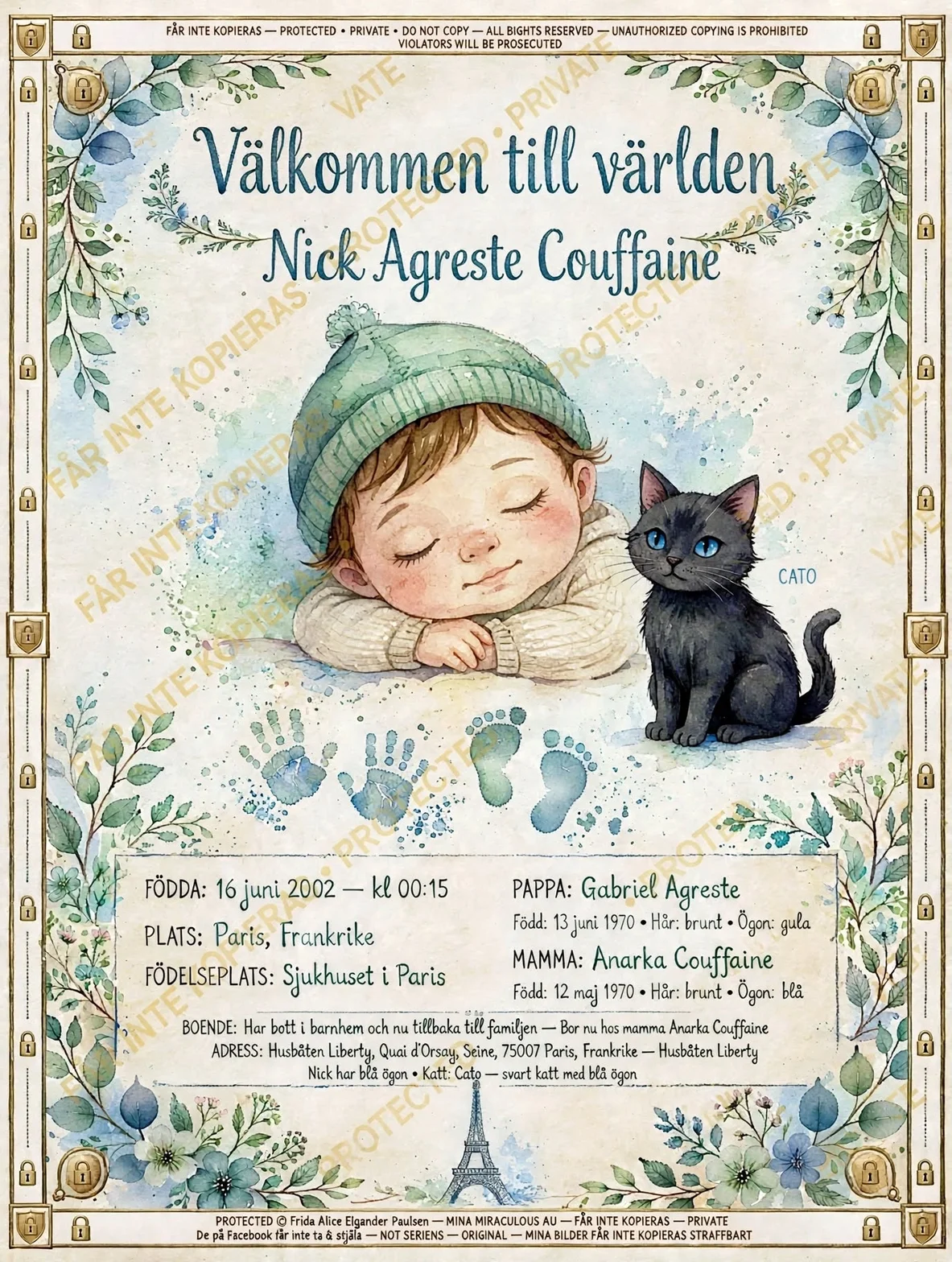 Ett illustrerat födelsekort för Nick Agreste Couffaine, ett sovande spädbarn i grön mössa med katten Cato bredvid, hand- och fotavtryck, omgivet av växter och Eiffeltornet.